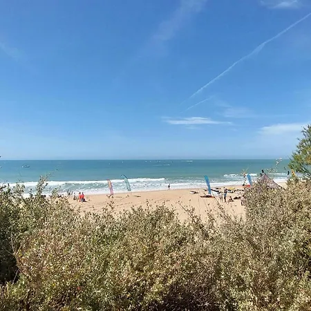 4 Bedroom Cozy In Chiclana De La Fronter *