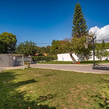 4 Bedroom Cozy In Chiclana De La Fronter *